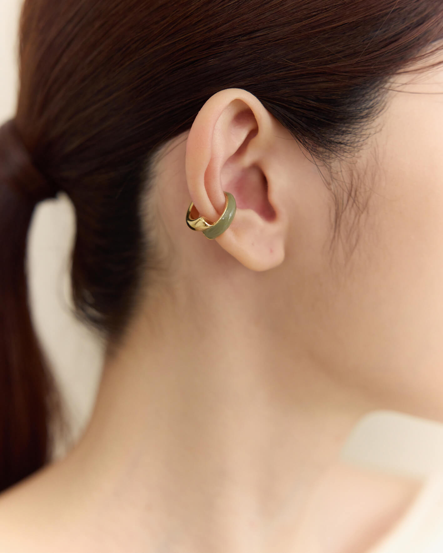 抹茶奶綠。耳骨夾式耳環(單個)