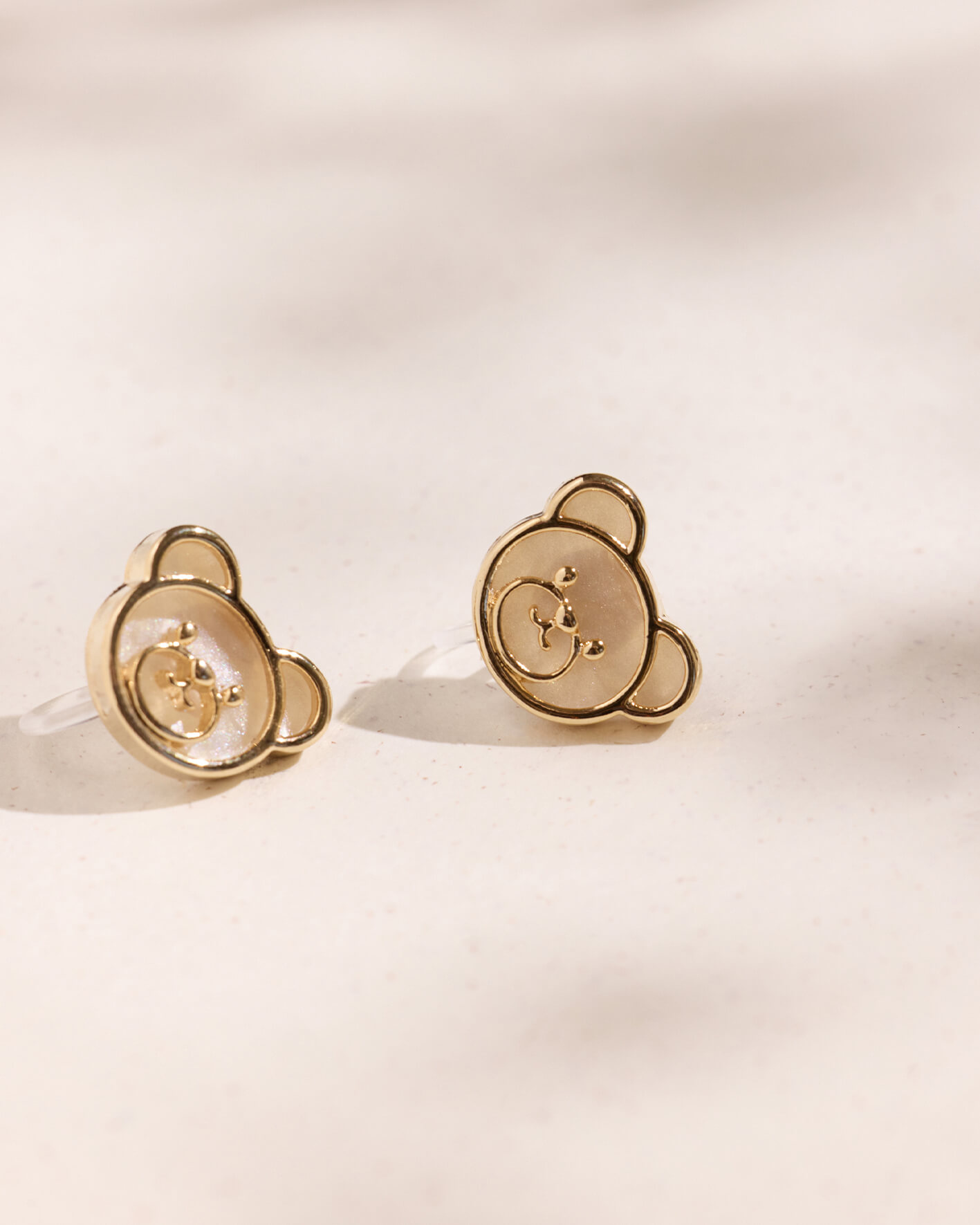 Eco安珂,韓國飾品,韓國耳環,耳針式耳環,矽膠夾耳環,透明耳夾耳環,無痛耳夾耳環,熊耳環